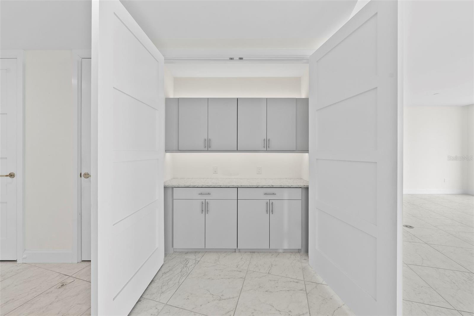 VIRAGE BAYSHORE - Residential