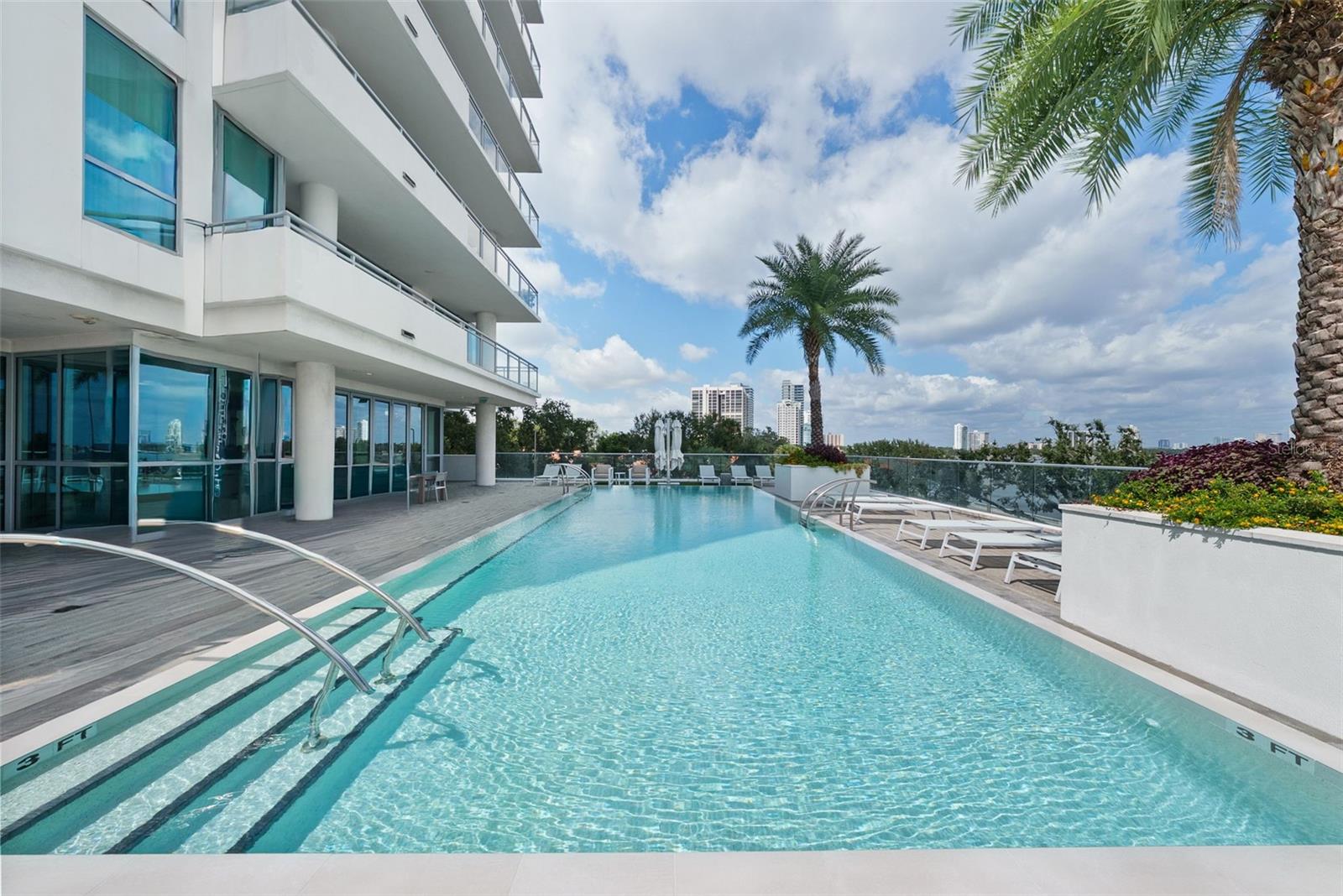 VIRAGE BAYSHORE - Residential