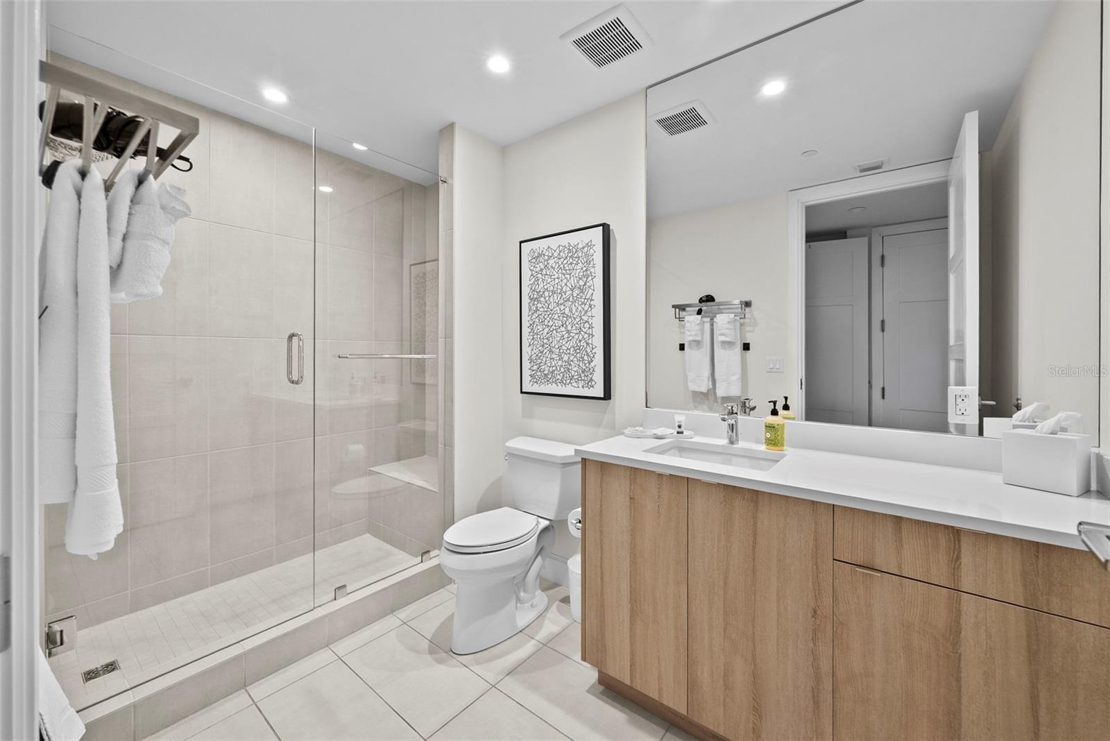 VIRAGE BAYSHORE - Residential