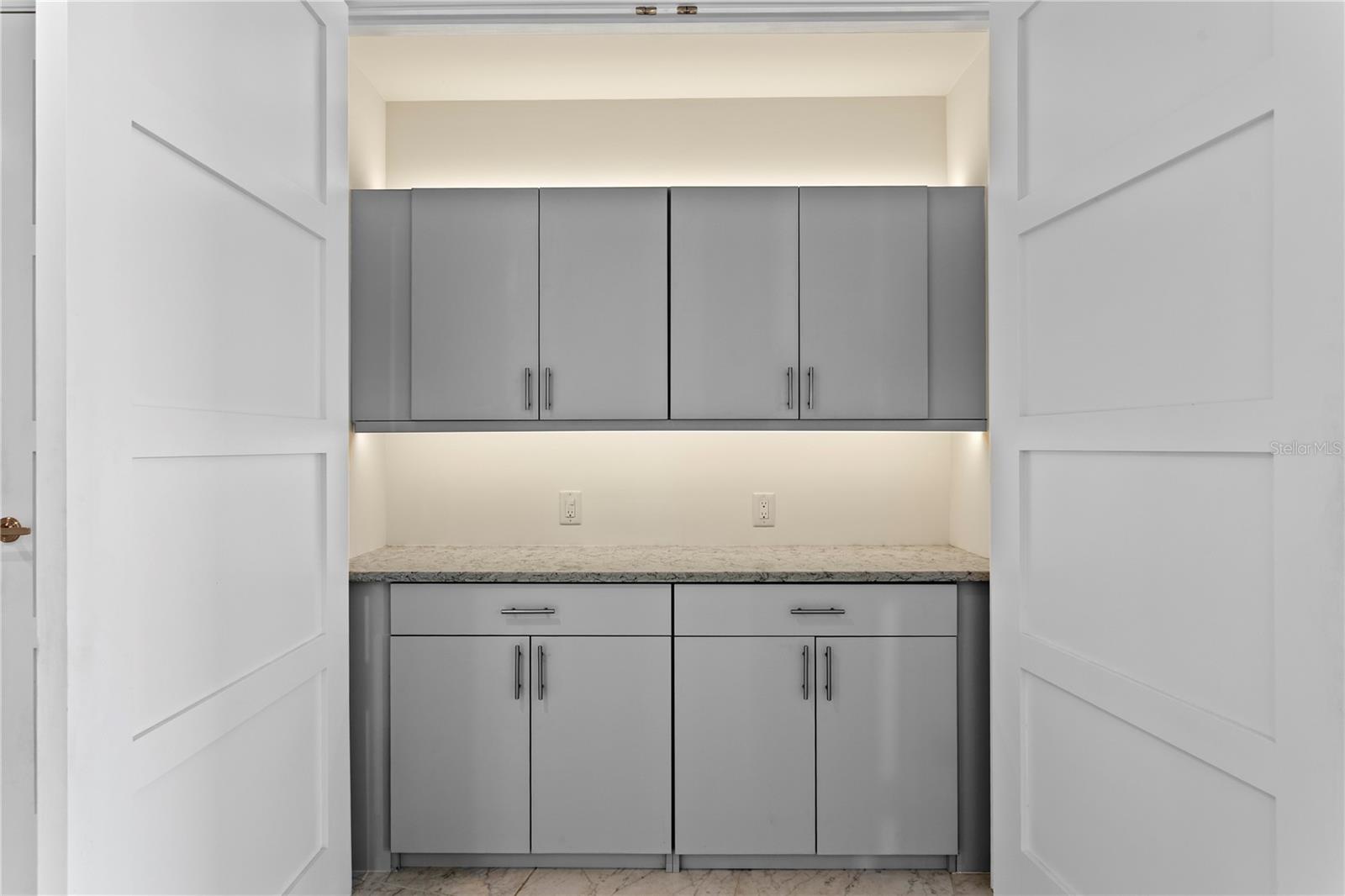 VIRAGE BAYSHORE - Residential