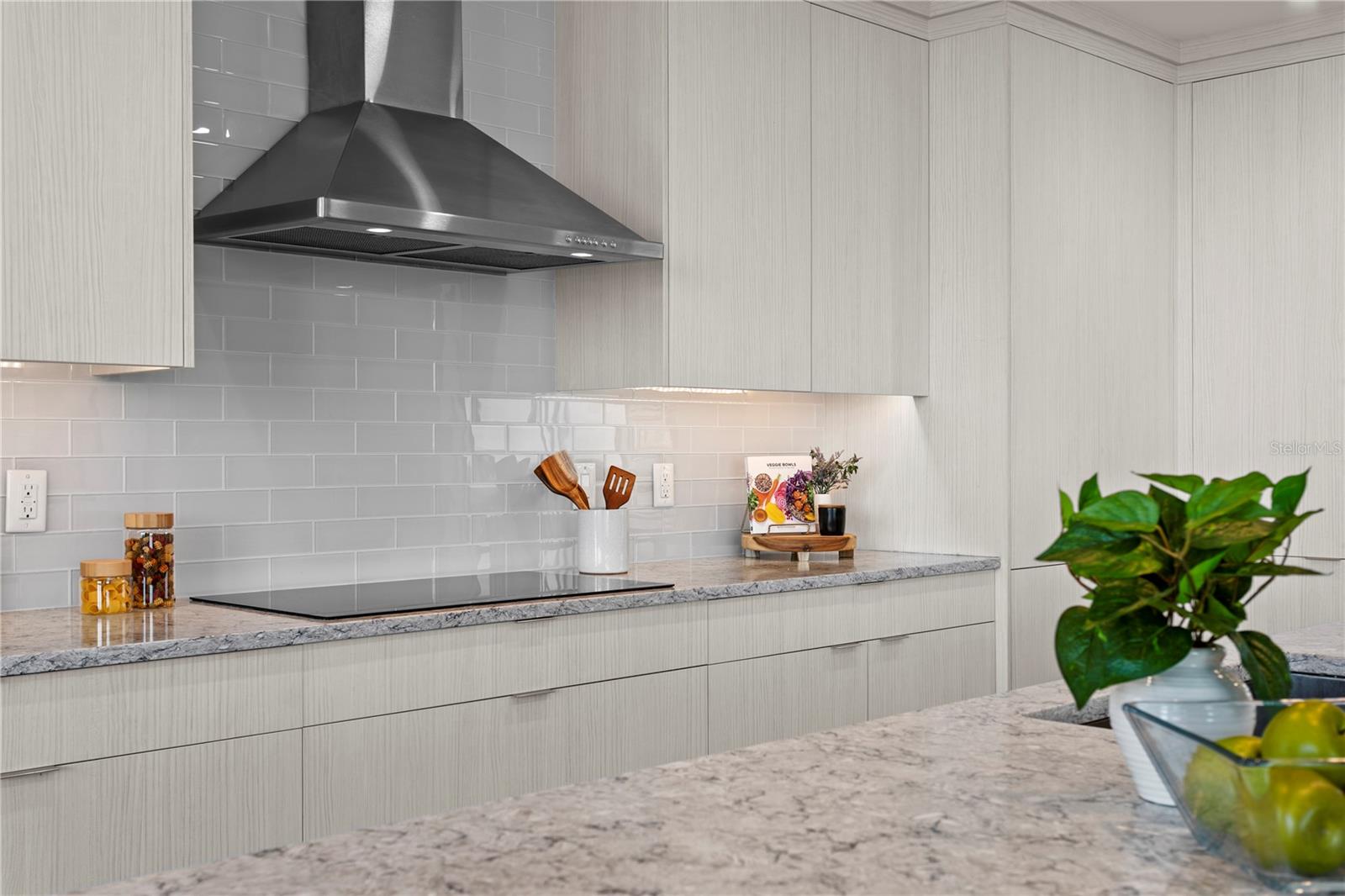 VIRAGE BAYSHORE - Residential