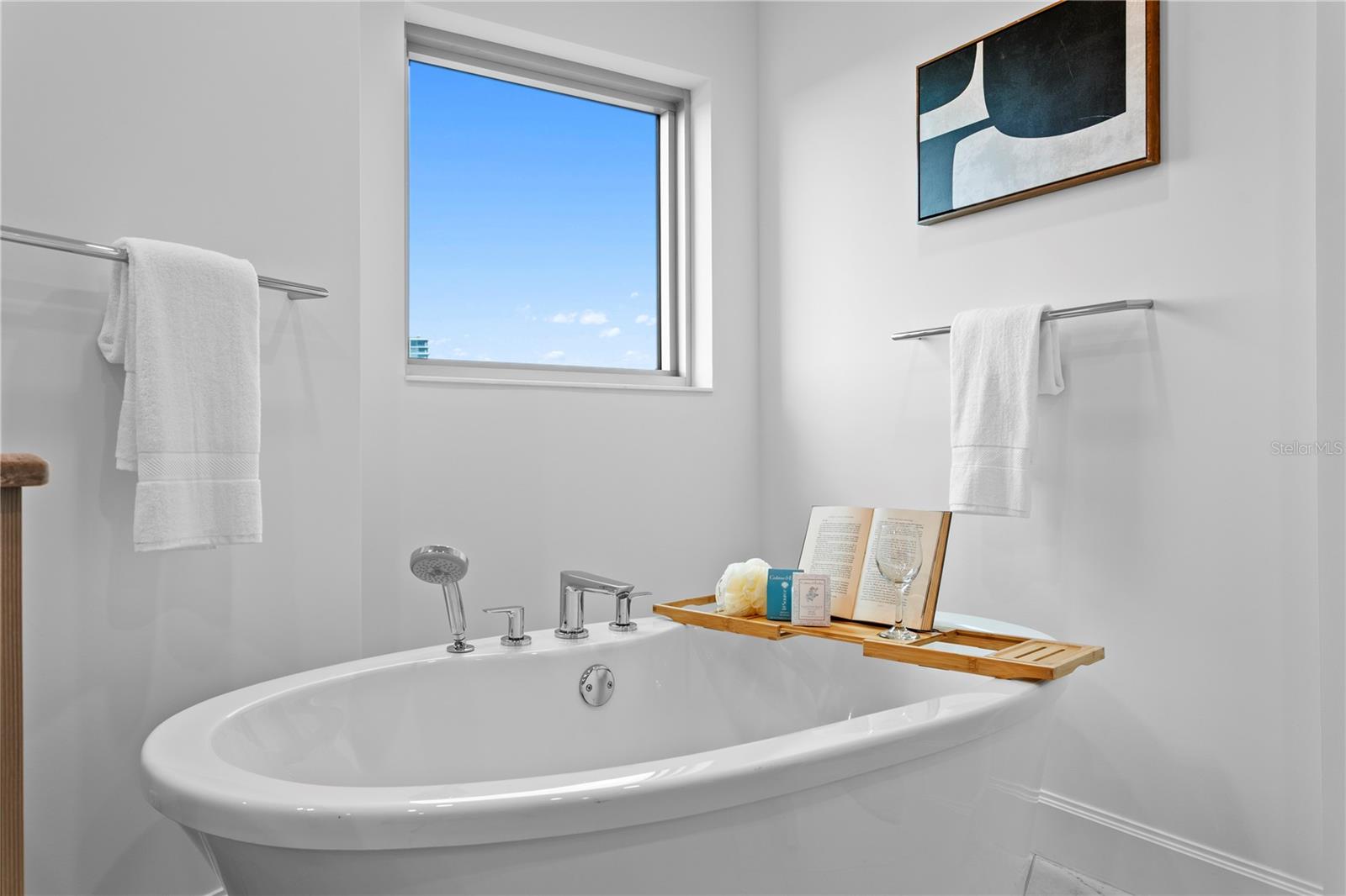 VIRAGE BAYSHORE - Residential