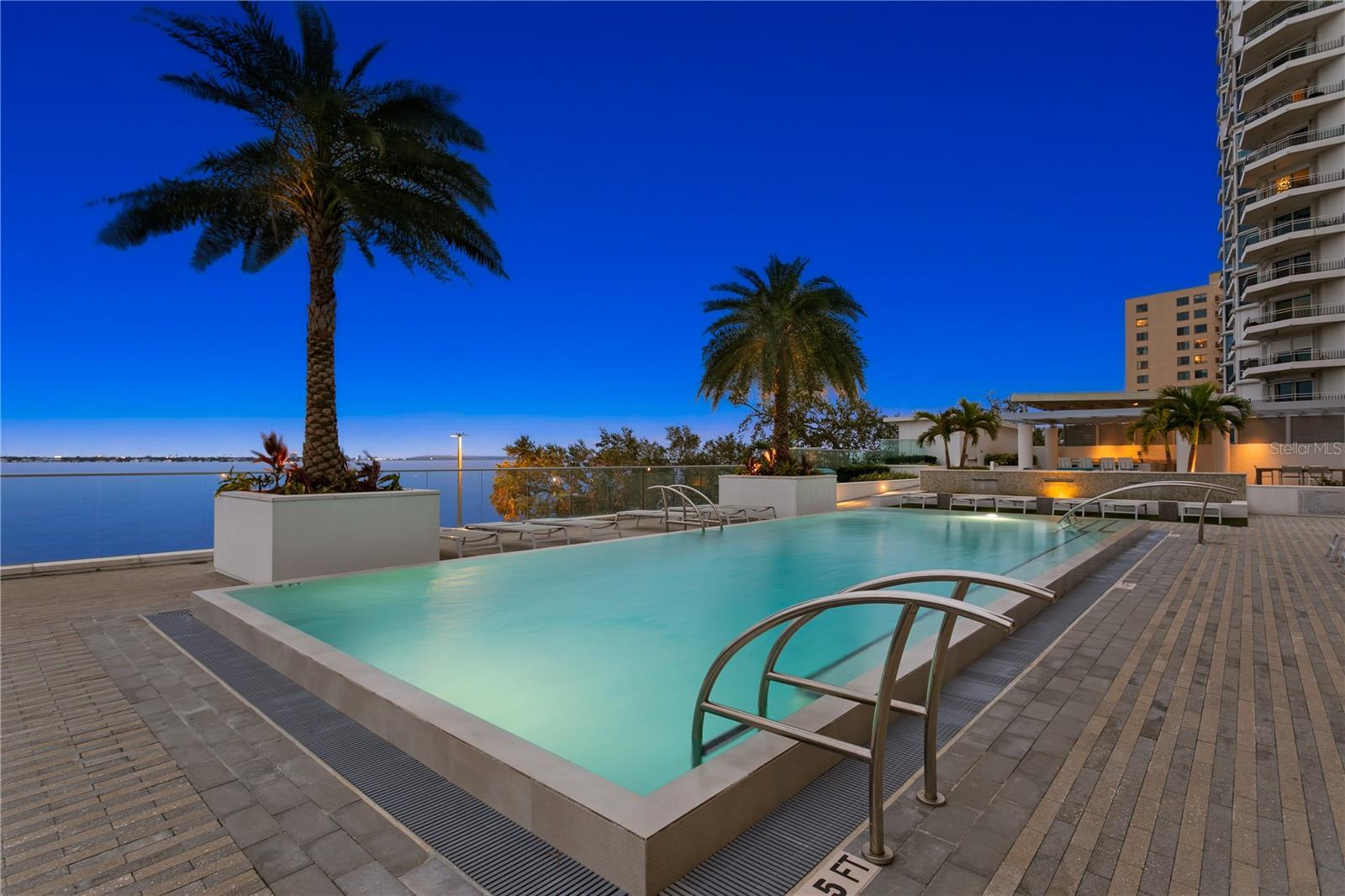 VIRAGE BAYSHORE - Residential