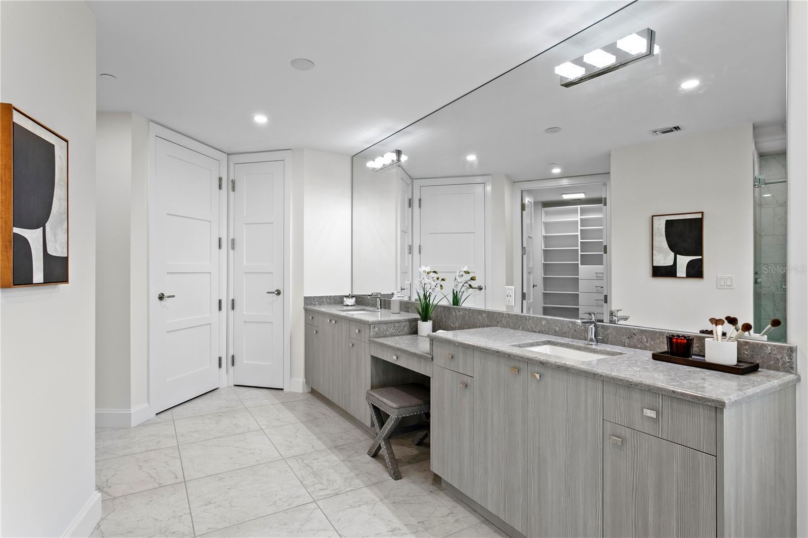 VIRAGE BAYSHORE - Residential