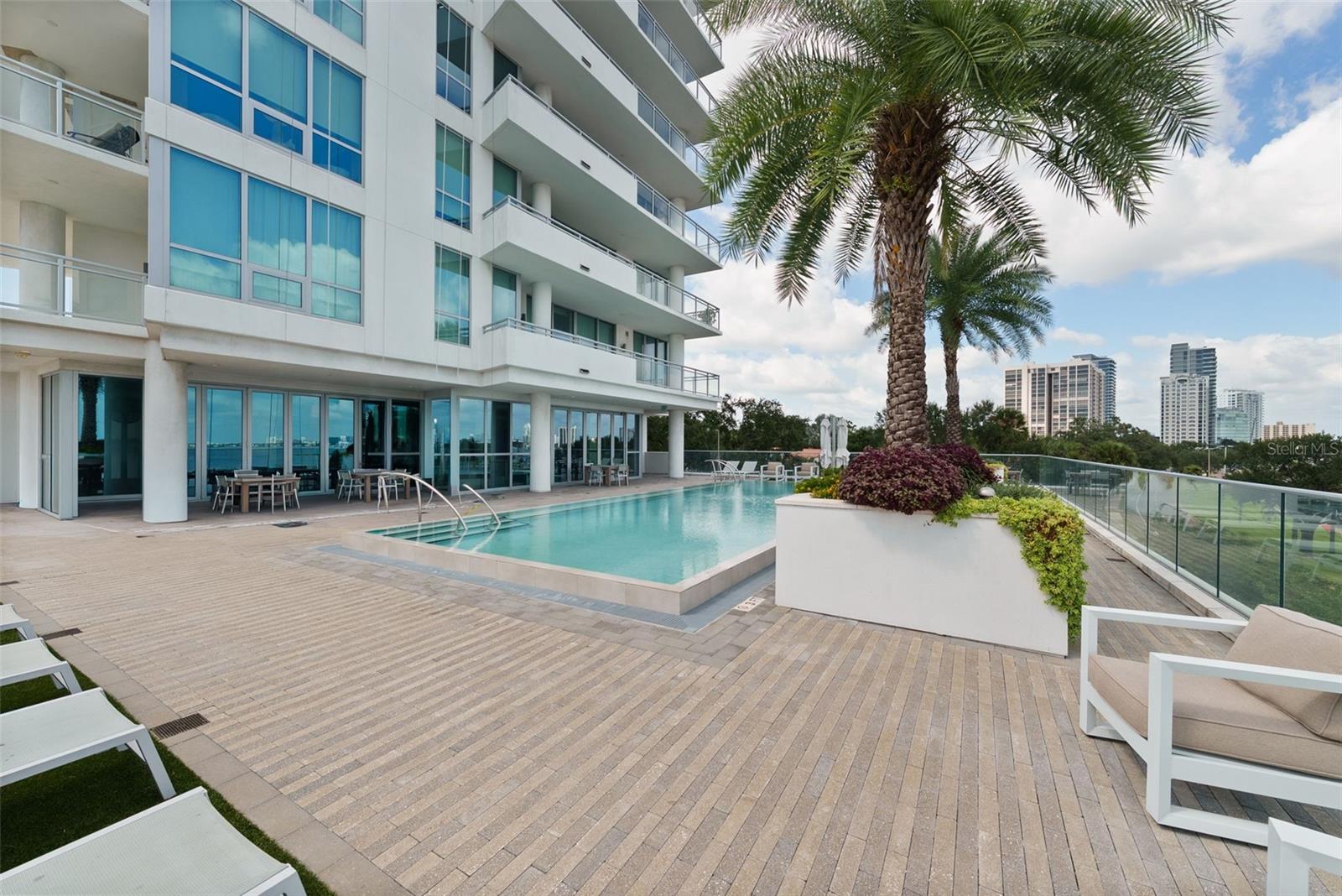 VIRAGE BAYSHORE - Residential