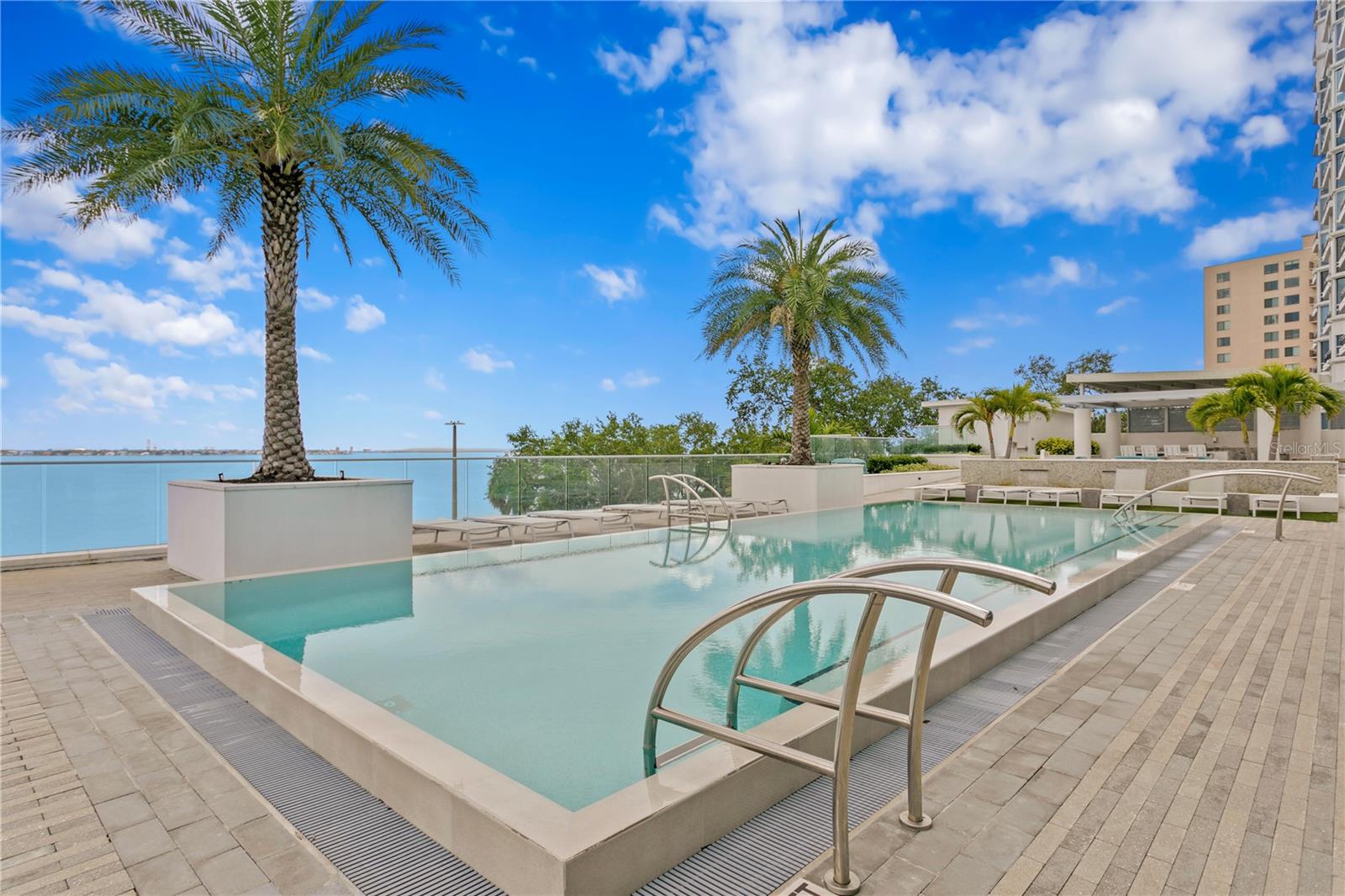 VIRAGE BAYSHORE - Residential