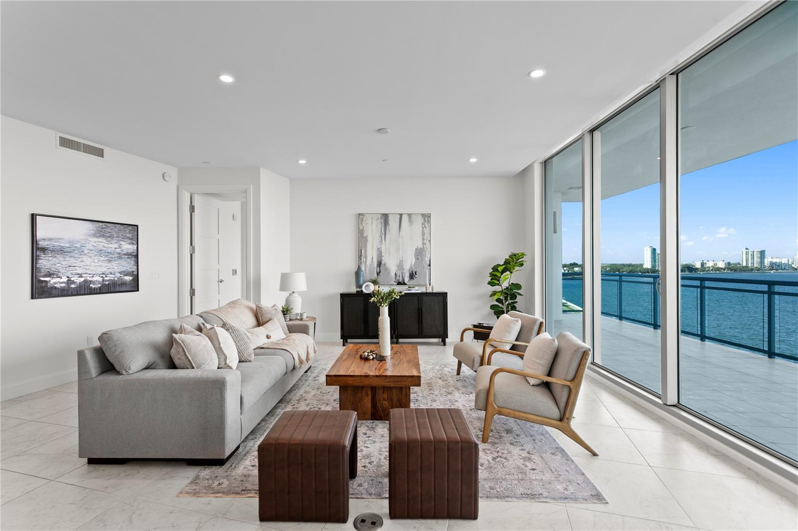 VIRAGE BAYSHORE - Residential