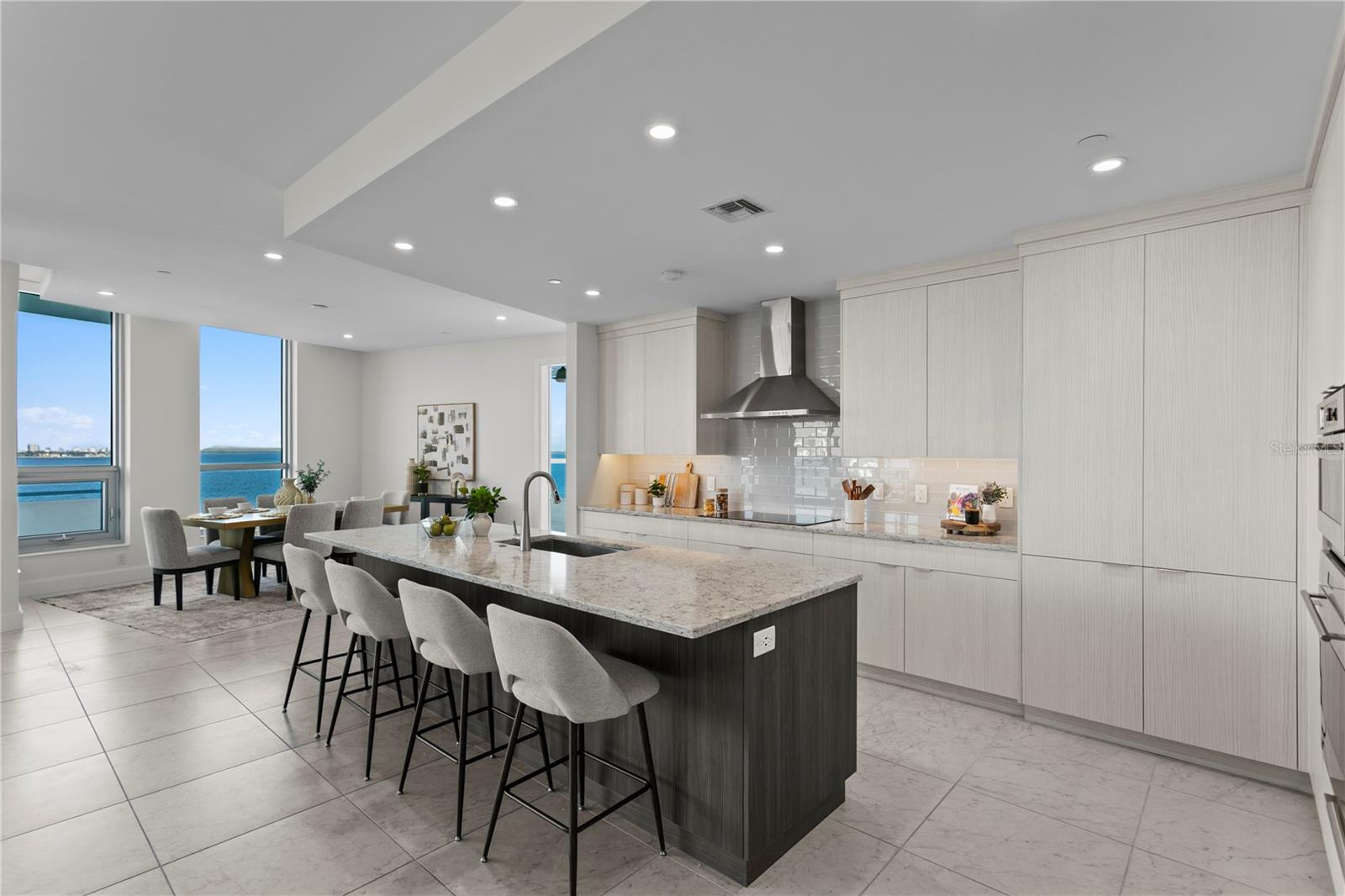 VIRAGE BAYSHORE - Residential