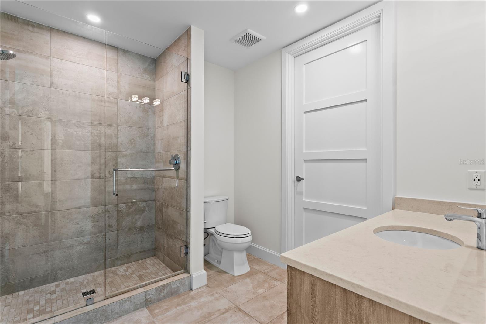 VIRAGE BAYSHORE - Residential