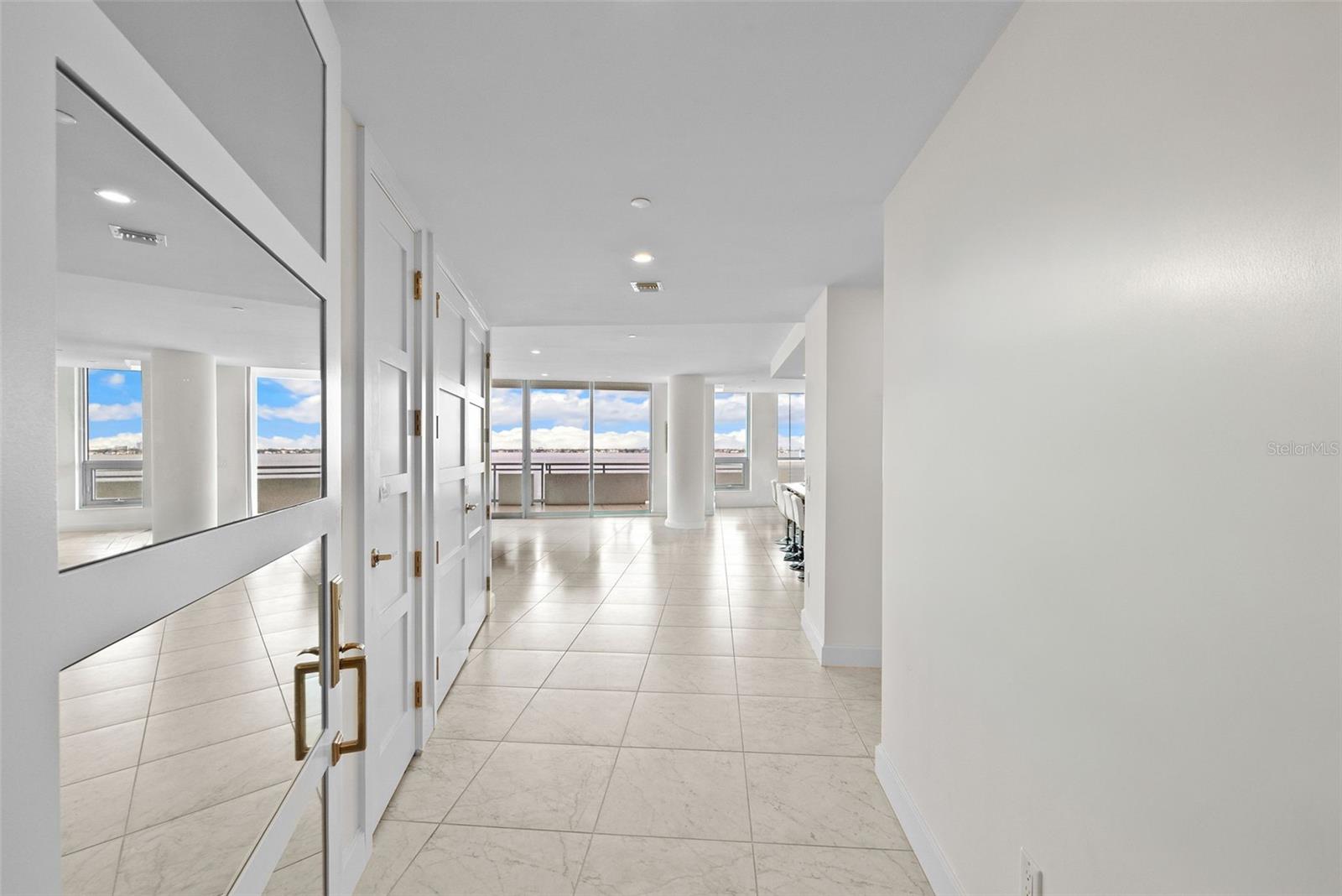 VIRAGE BAYSHORE - Residential