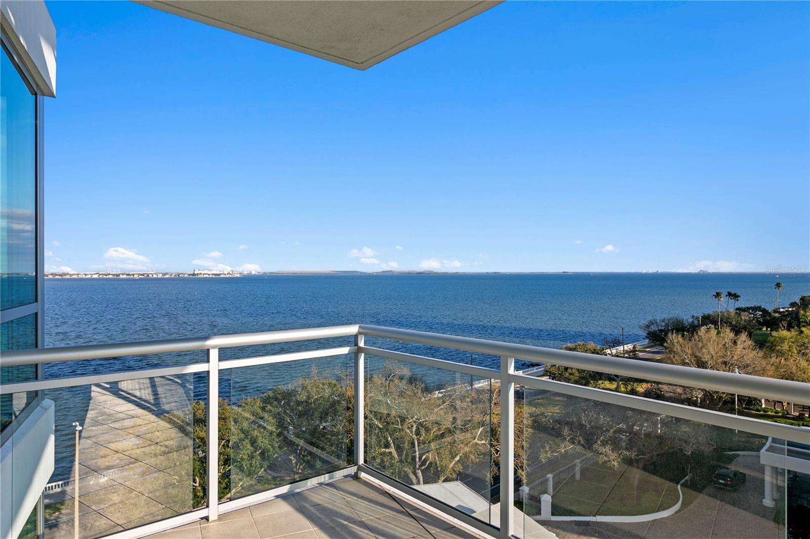 VIRAGE BAYSHORE - Residential