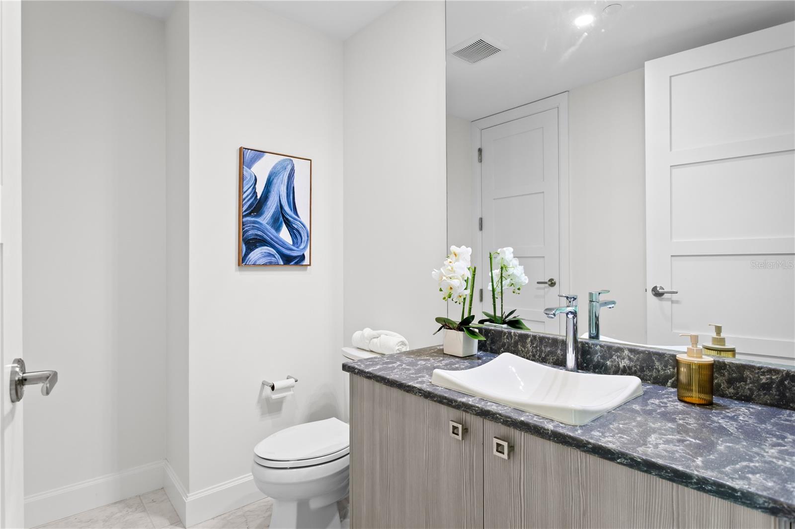 VIRAGE BAYSHORE - Residential