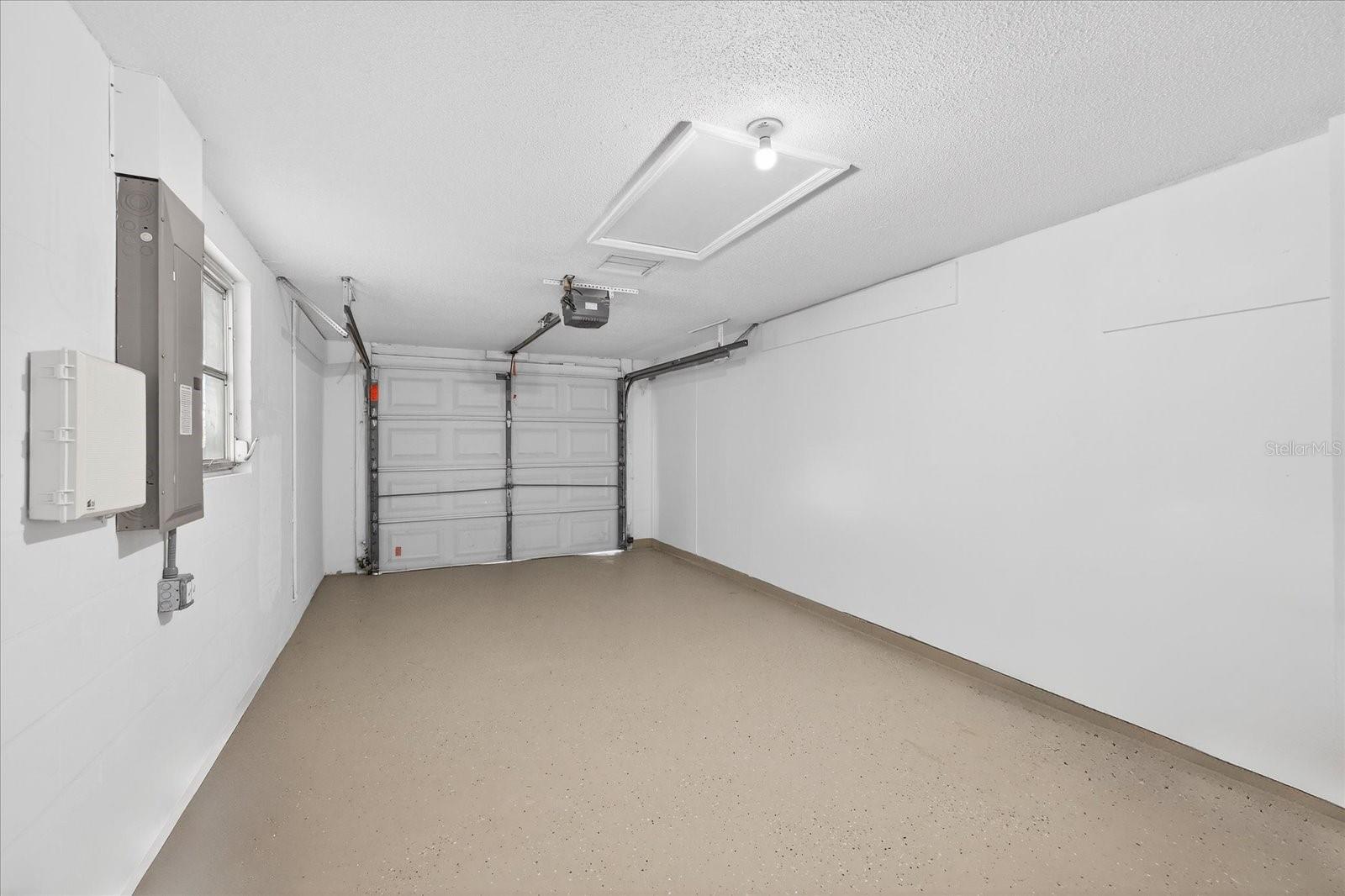 JERIVERNE PLAZA - Residential