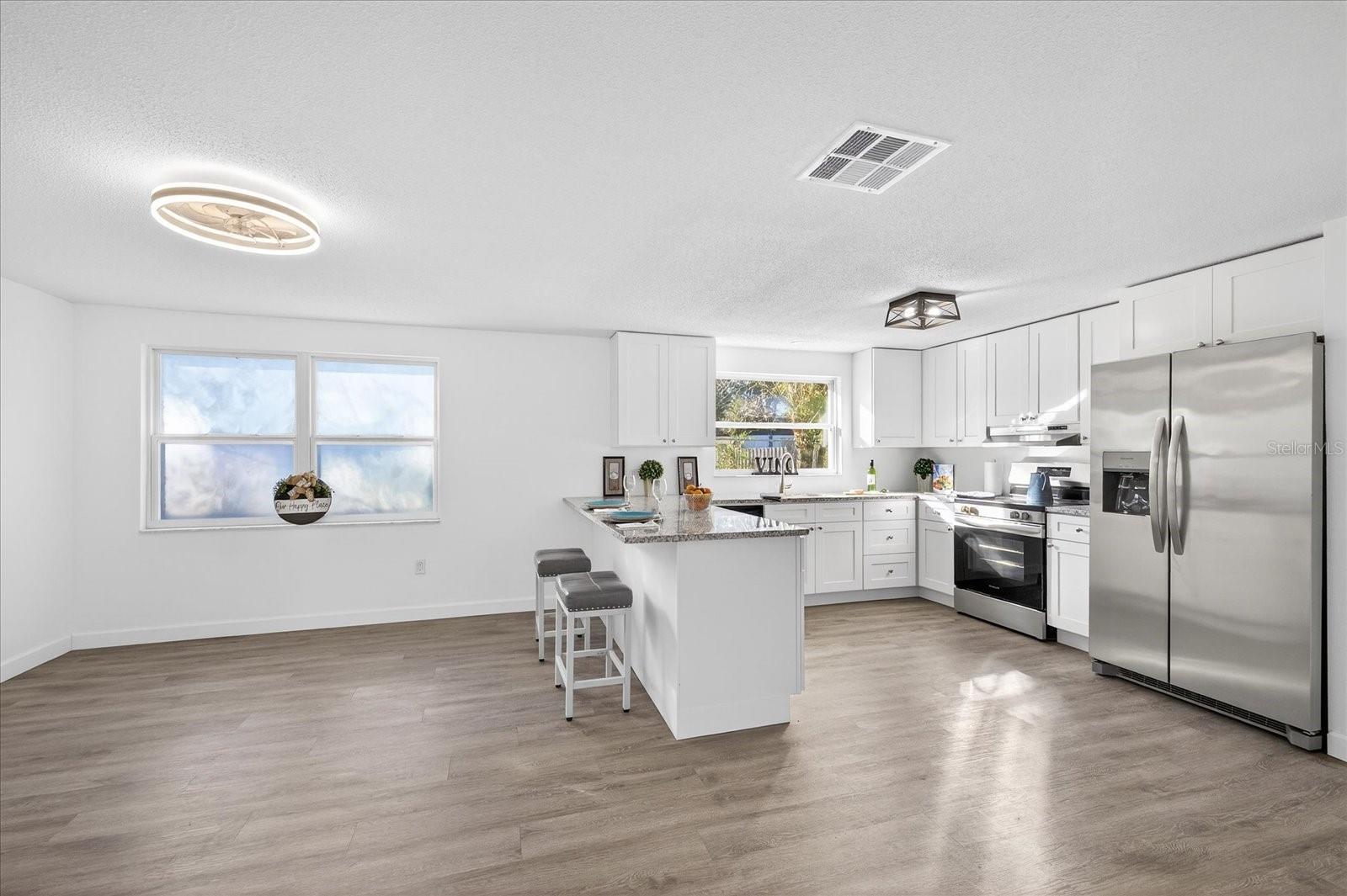 JERIVERNE PLAZA - Residential