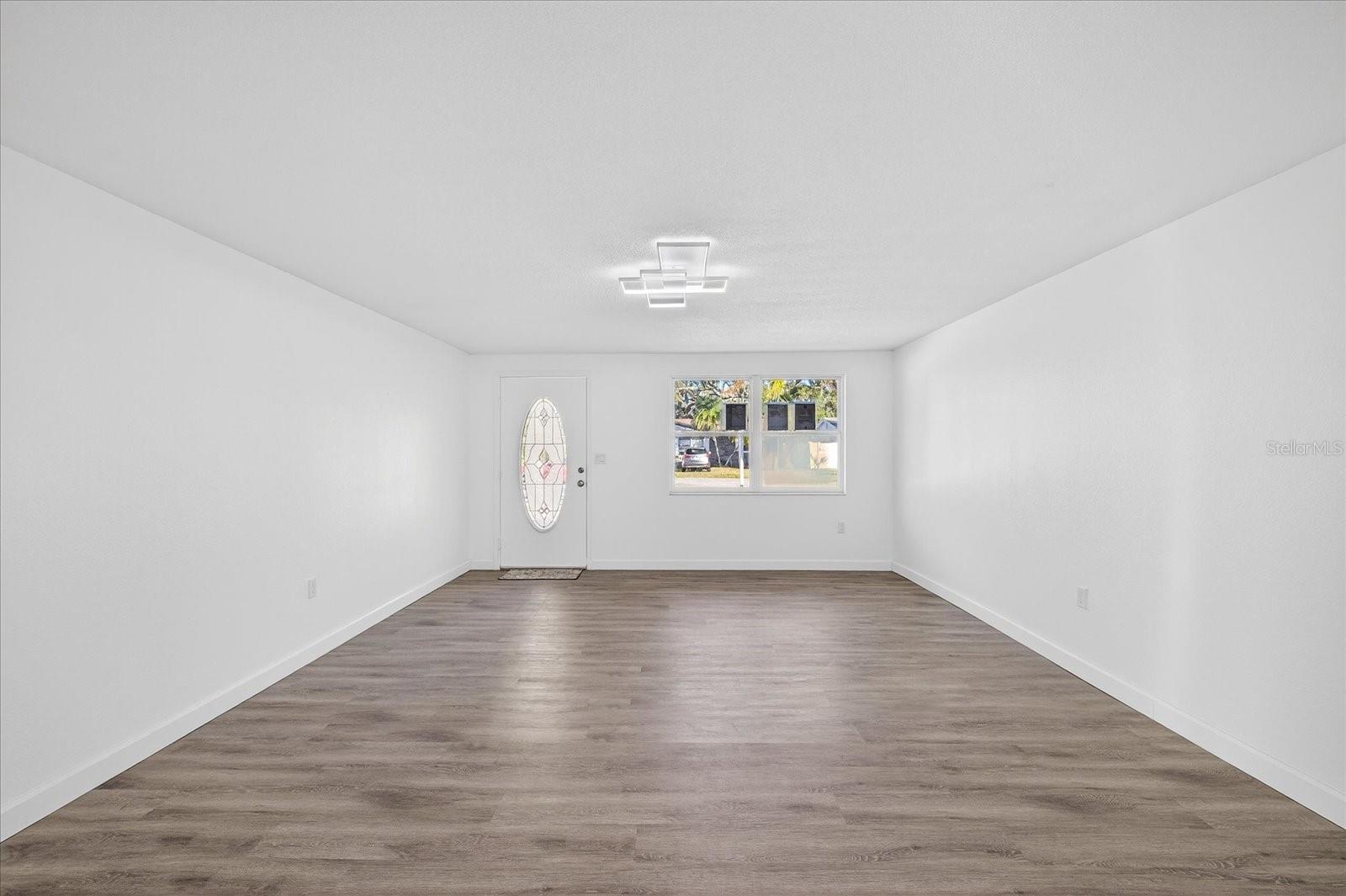 JERIVERNE PLAZA - Residential