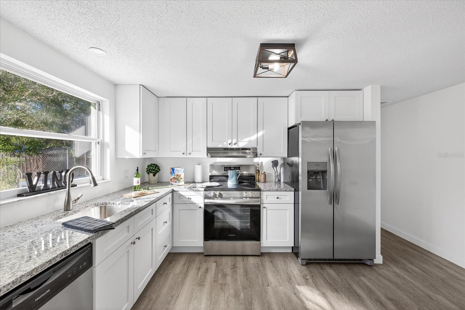 JERIVERNE PLAZA - Residential