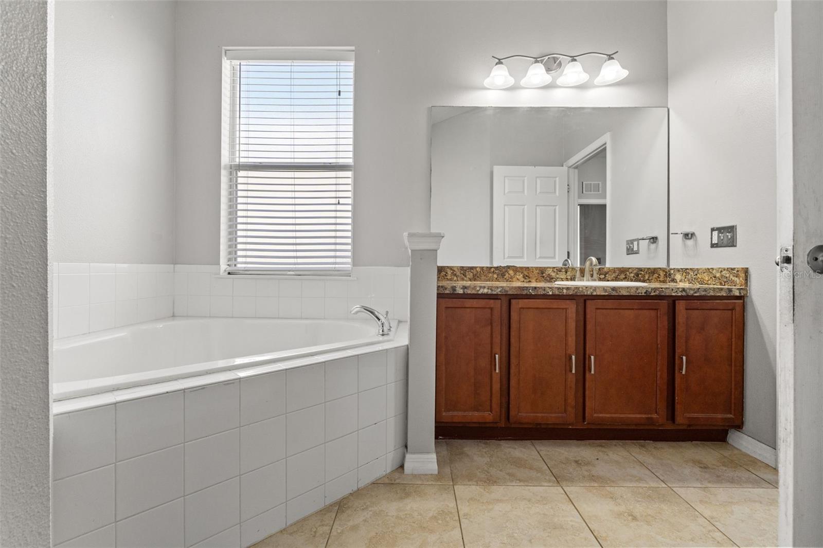 SHERMAN HILLS SEC 3 - Residential