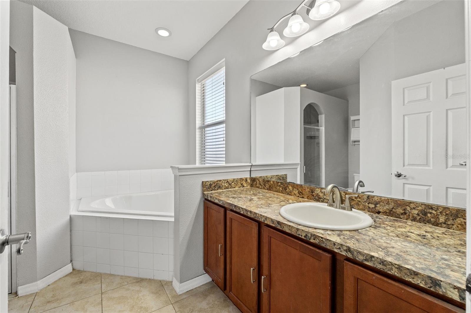 SHERMAN HILLS SEC 3 - Residential