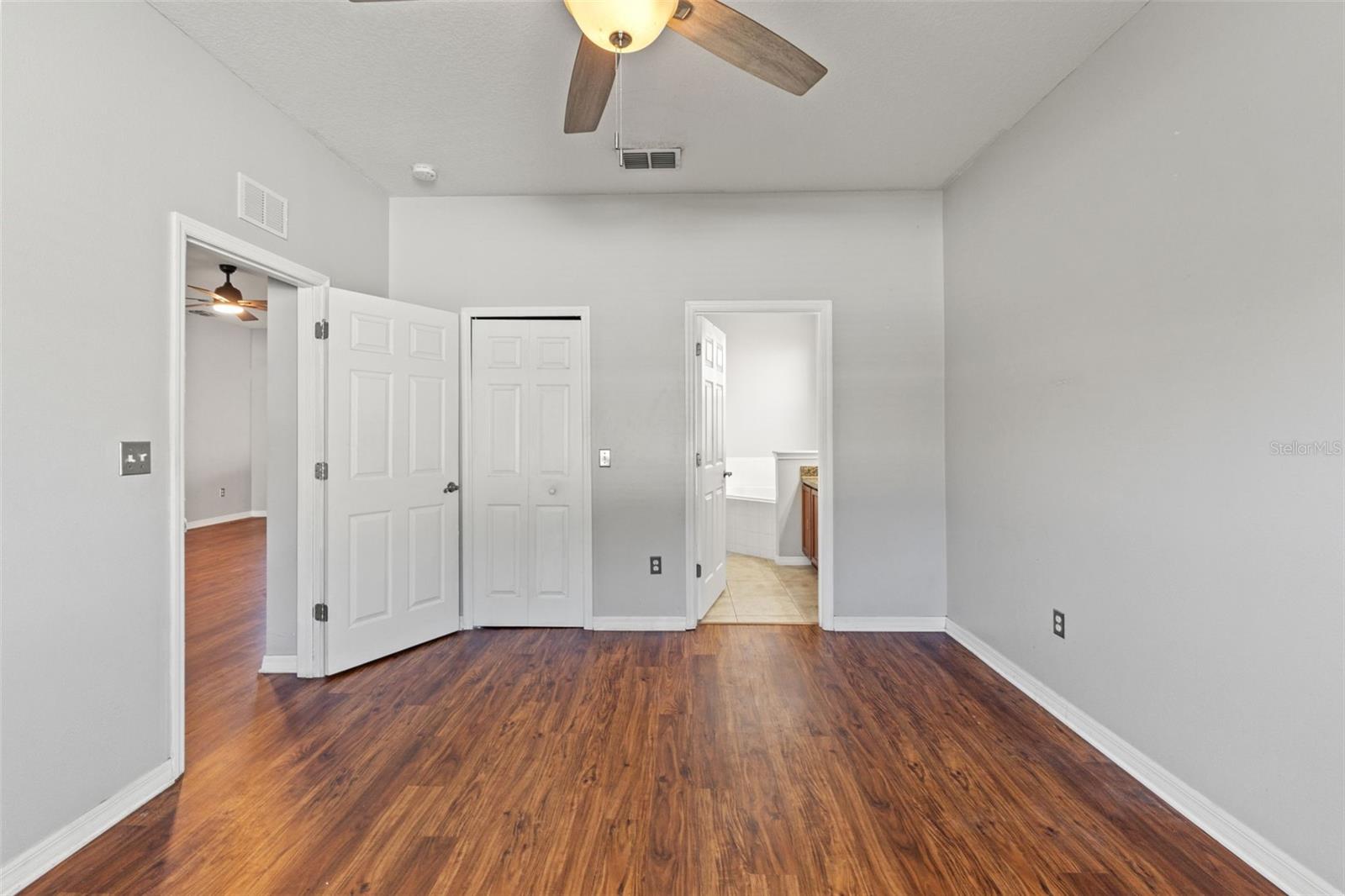 SHERMAN HILLS SEC 3 - Residential