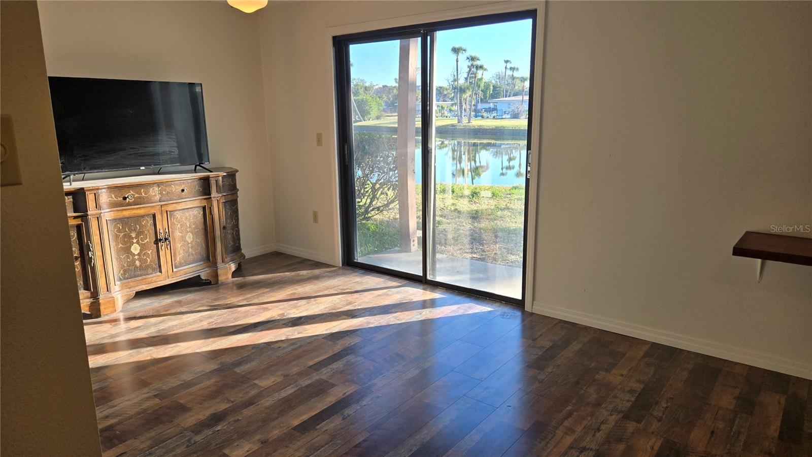 LAKE VIEW CONDO PH II - Residential