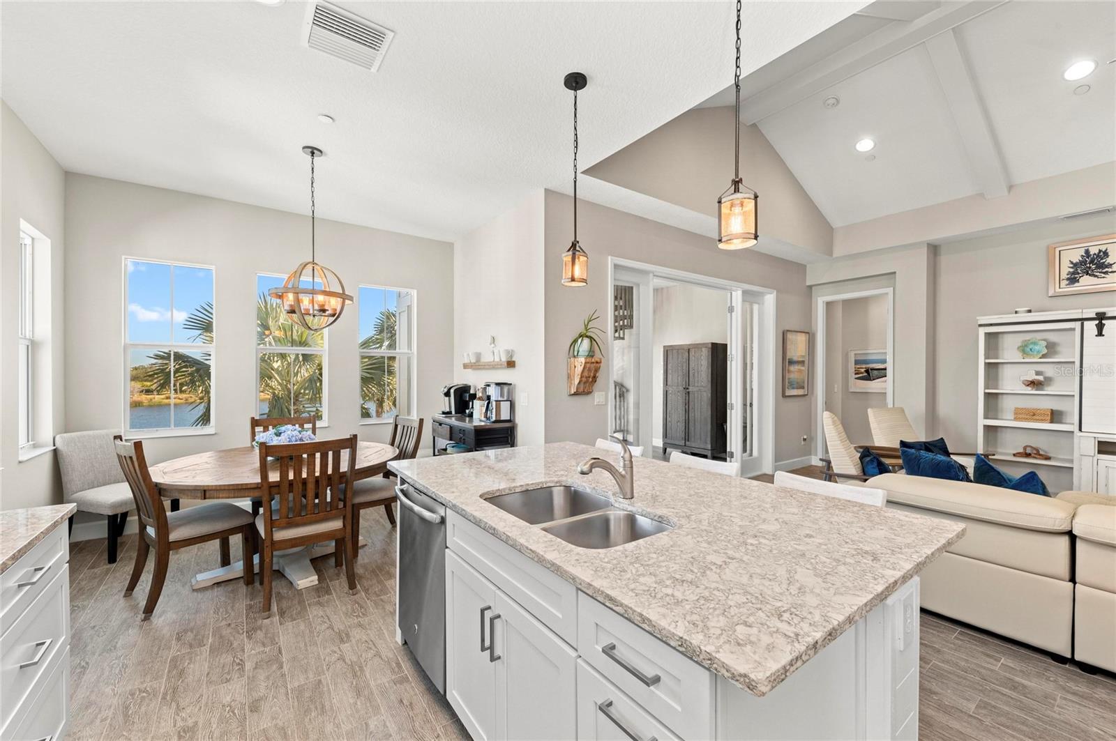 EDGEWATER WALK II ON HARBOUR ISLE - Residential