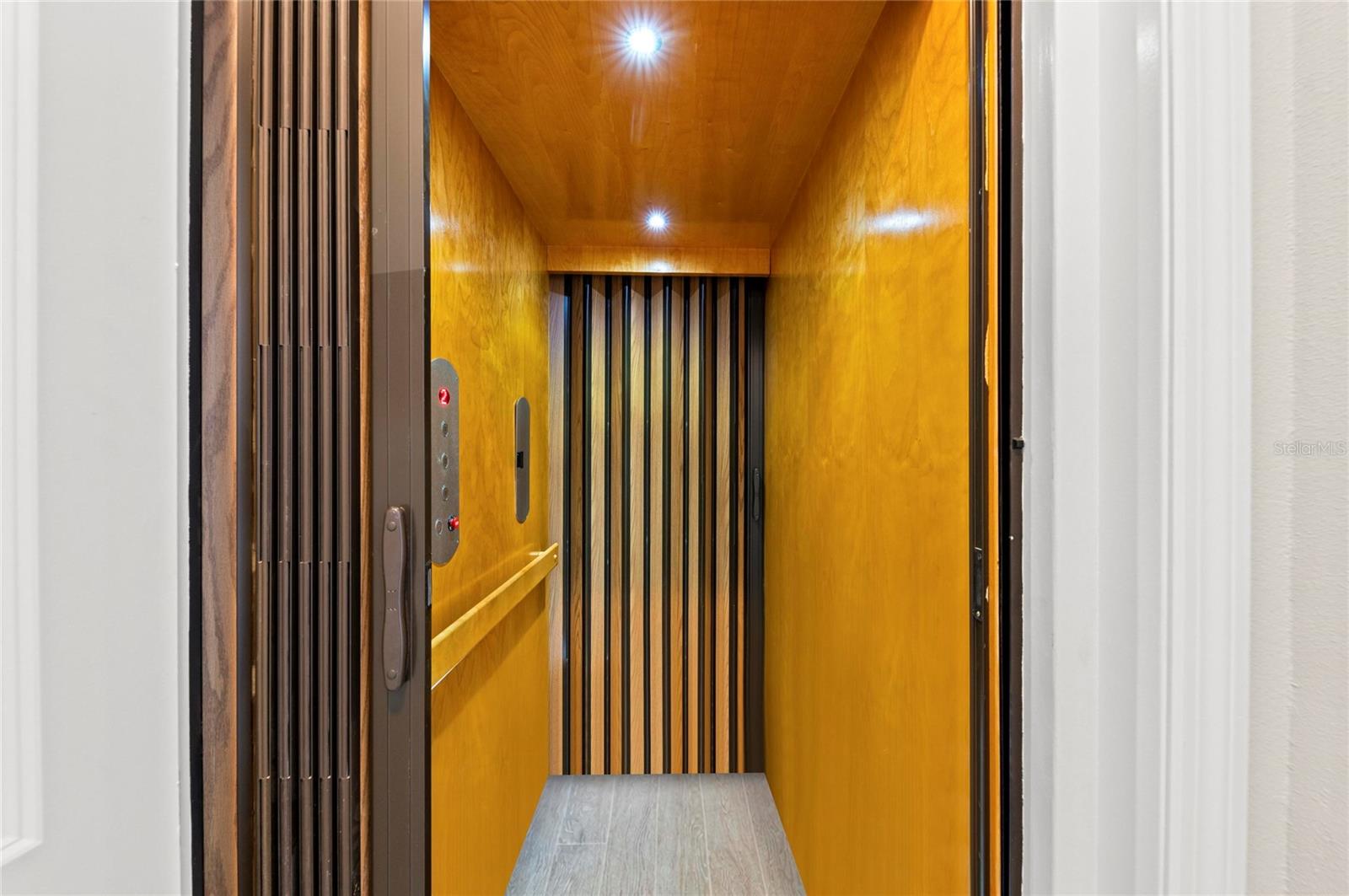 EDGEWATER WALK II ON HARBOUR ISLE - Residential