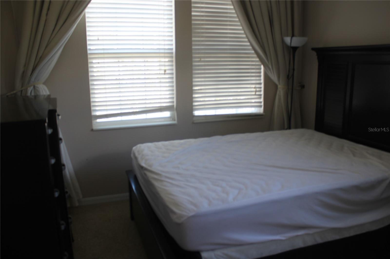 OASIS COVE II/LAKESIDE VILLAGE PH - Residential Lease