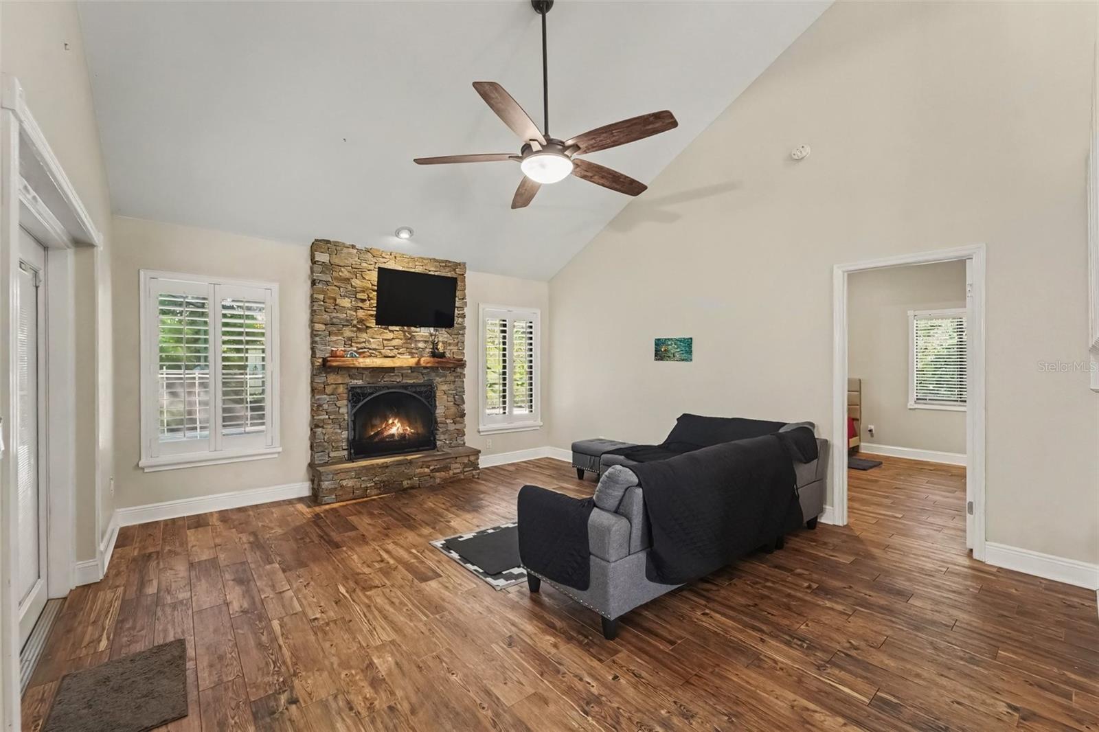6307 SONGBIRD WAY