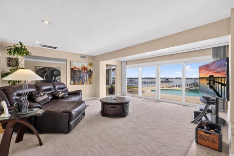 14 Granville Circle, Daytona Beach, FL 32118