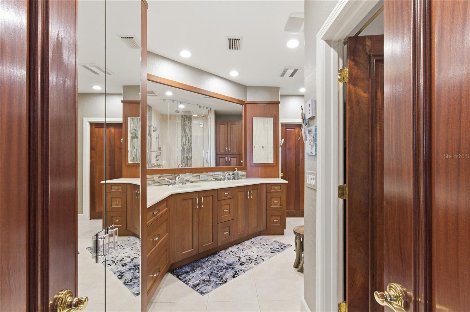 TANGERINE BAY CLUB - Residential