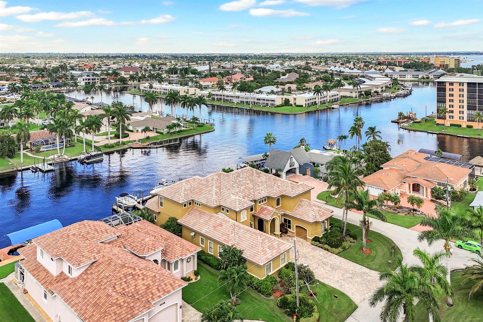 CAPE CORAL - Residential