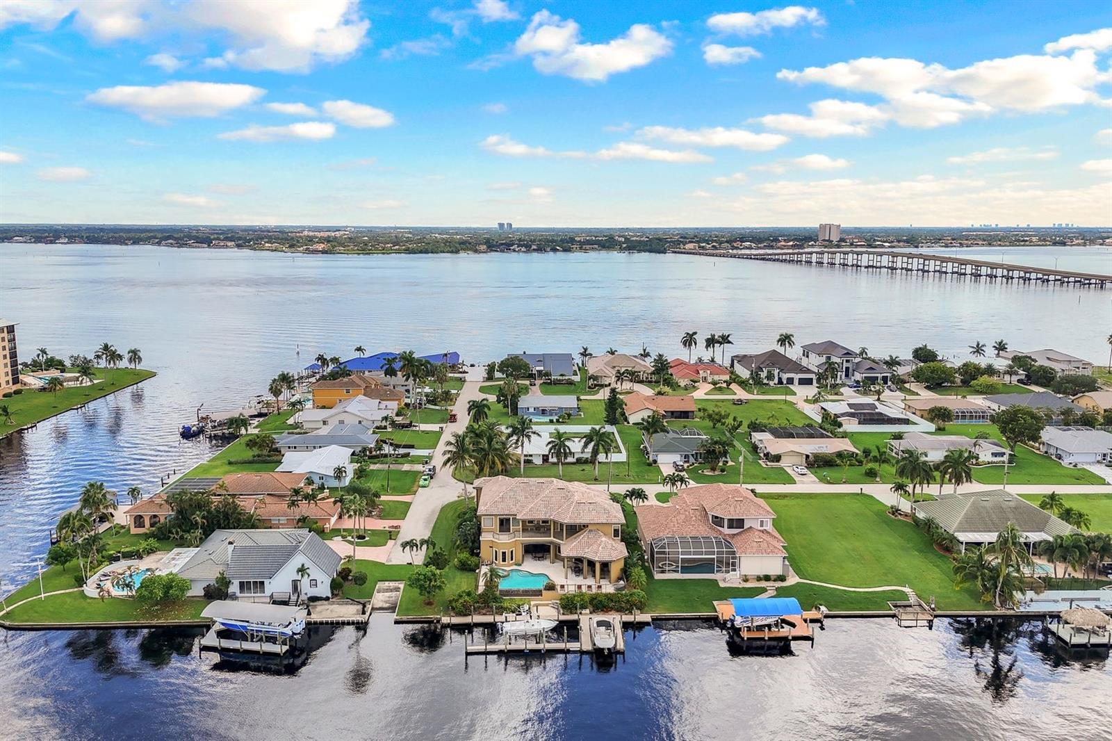 CAPE CORAL - Residential