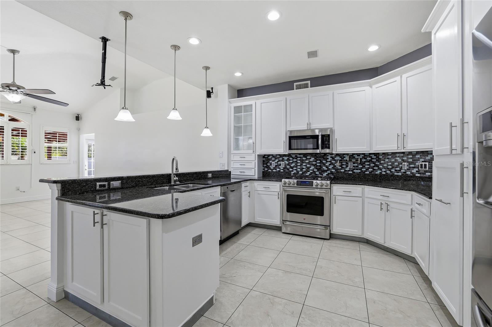 BLOOMINGDALE SEC AA GG UNIT 1 - Residential