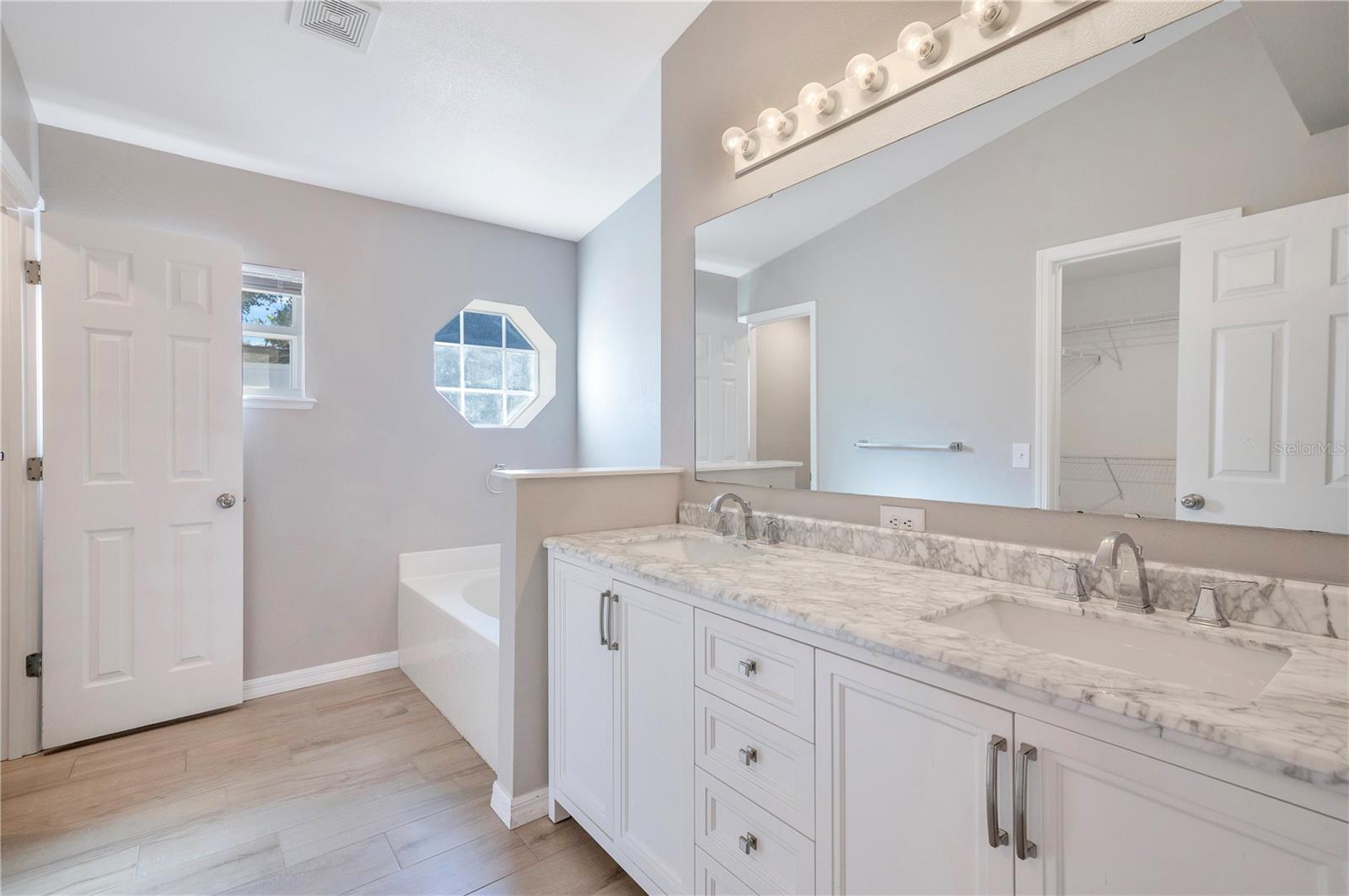 MINNEOLA OAK VALLEY PH 04B LT 206 - Residential