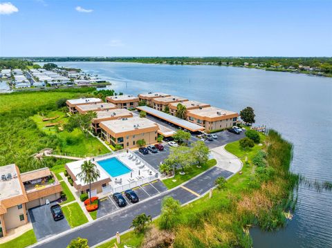 10182 SEMINOLE ISLAND DR LARGO FL 33773