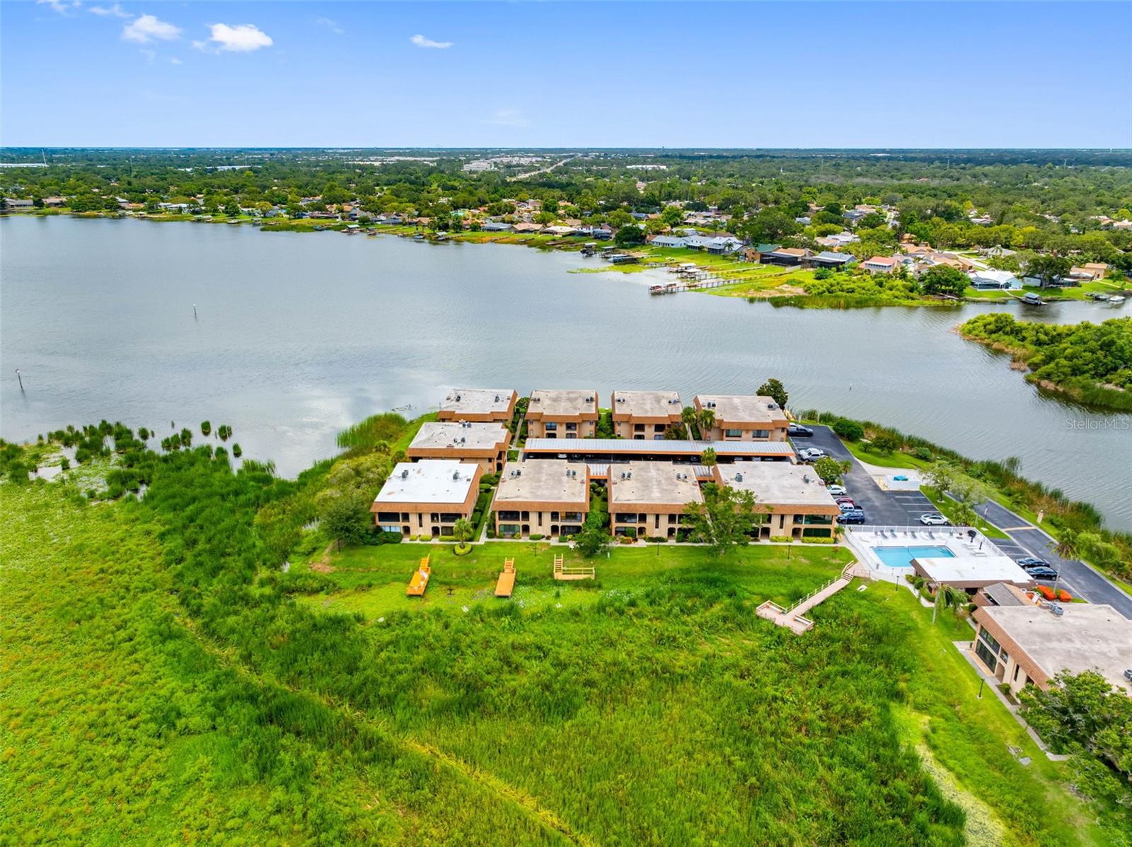 10182 SEMINOLE ISLAND DR