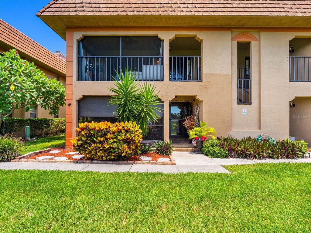 Photo of 10182 Seminole Island Dr, Largo, FL 33773 (MLS # TB8401432)