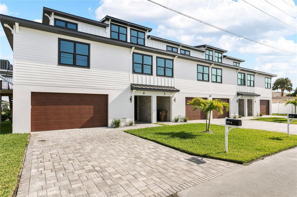 Photo of 187 145th Avenue E #4, St Petersburg, FL 33708 (MLS # TB8437744)