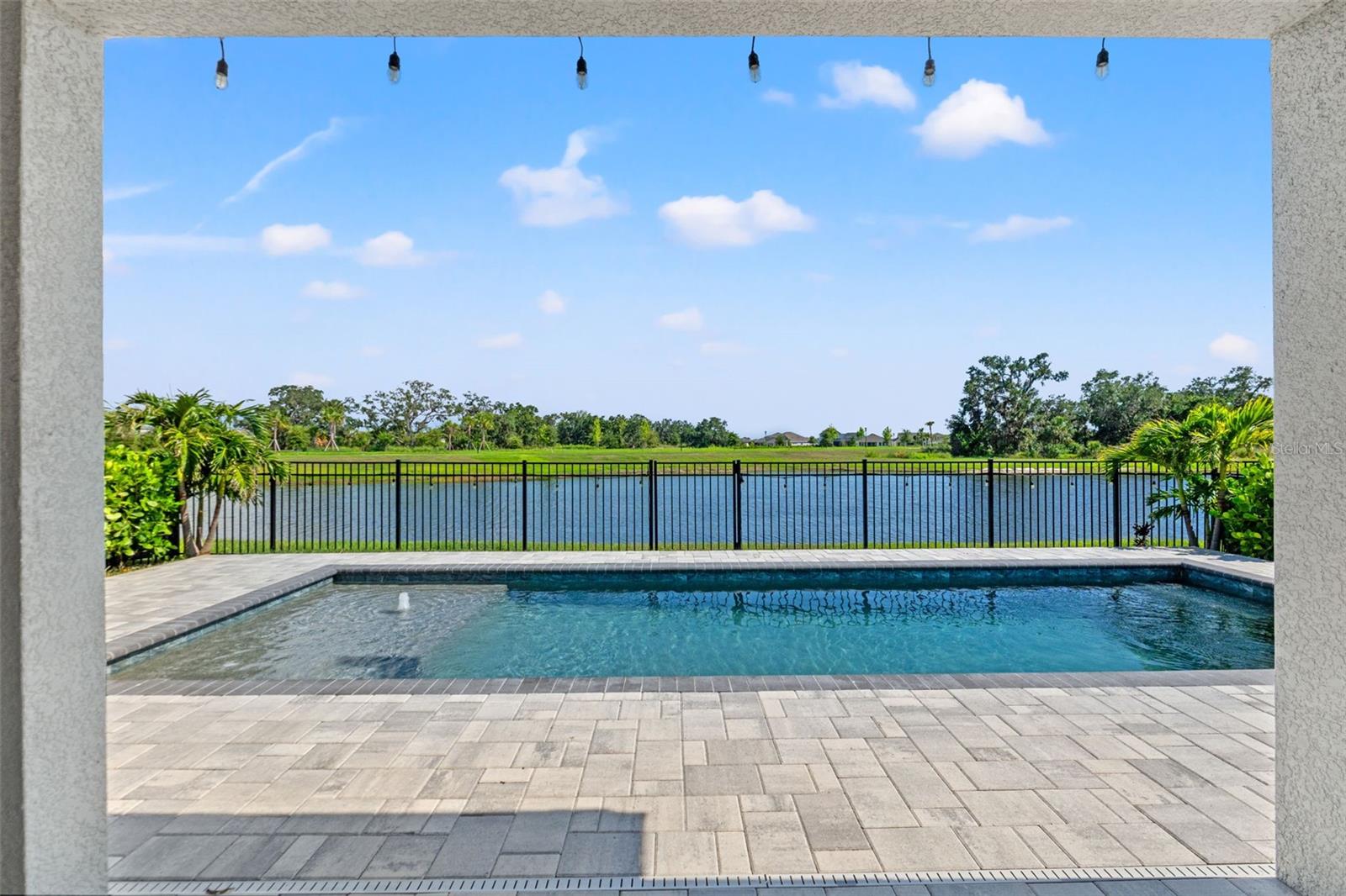 6123 GOLDEN NETTLE DRIVE