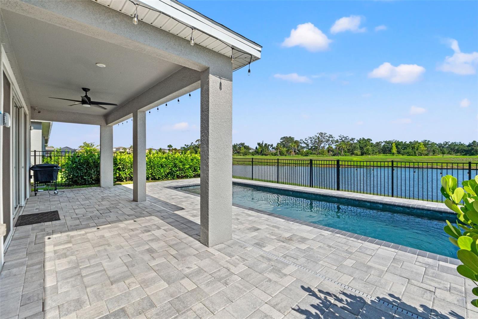6123 GOLDEN NETTLE DRIVE