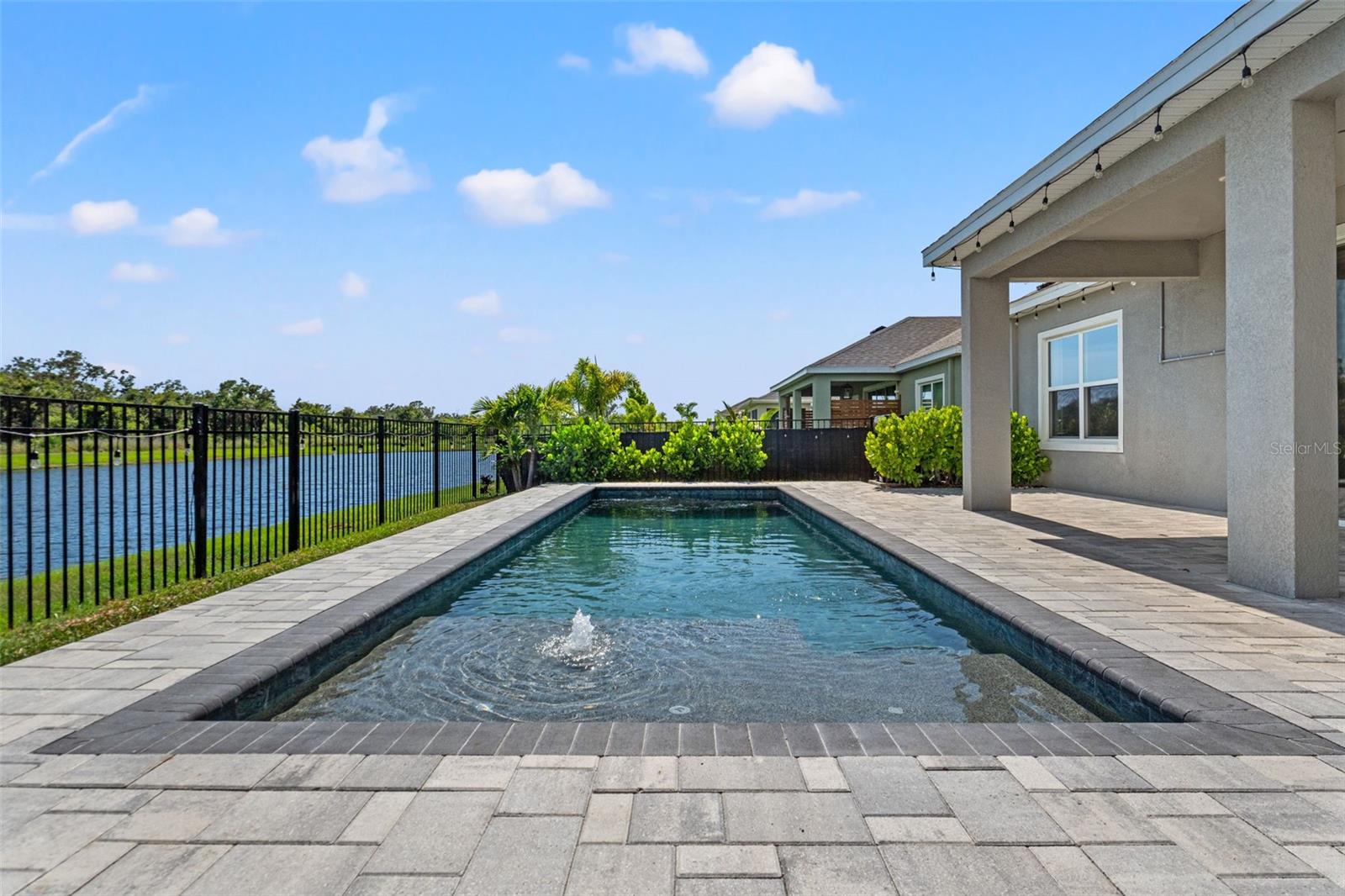 6123 GOLDEN NETTLE DRIVE