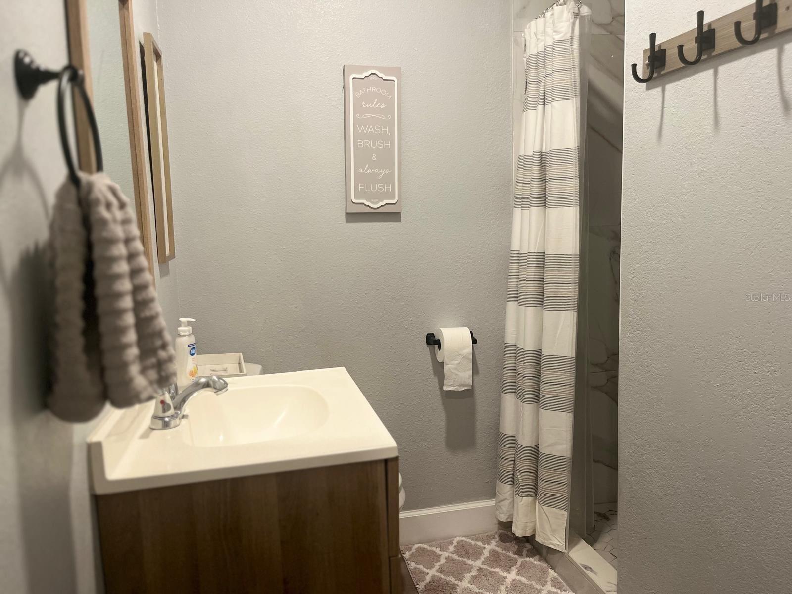 BECCA TRACE - Residential Lease