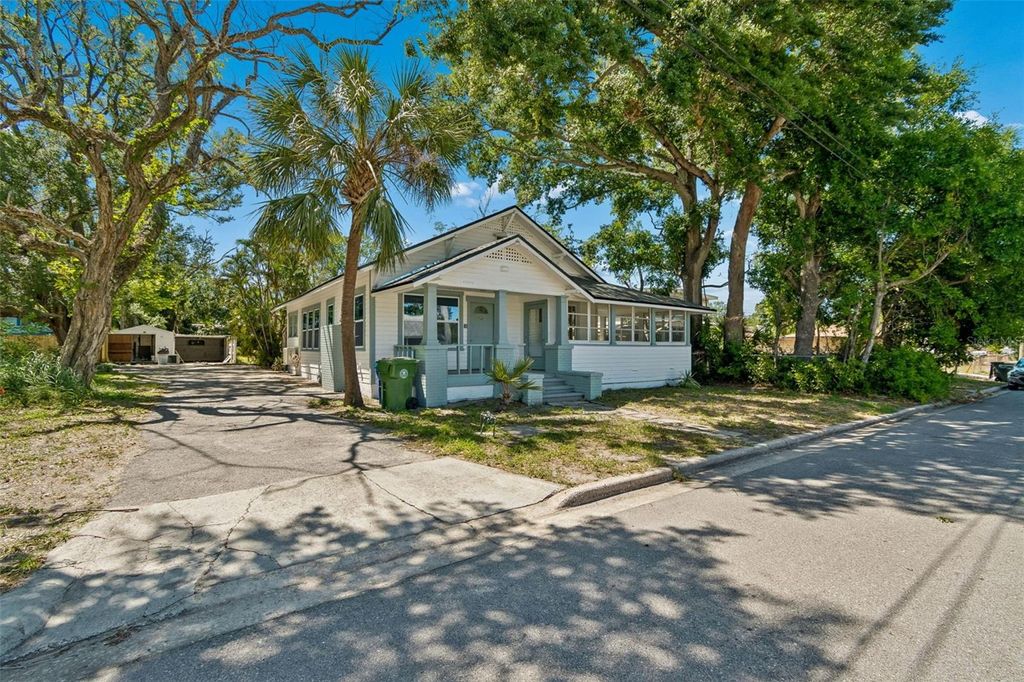 Photo of 1002 23rd Street W, Bradenton, FL 34205 (MLS # TB8502279)