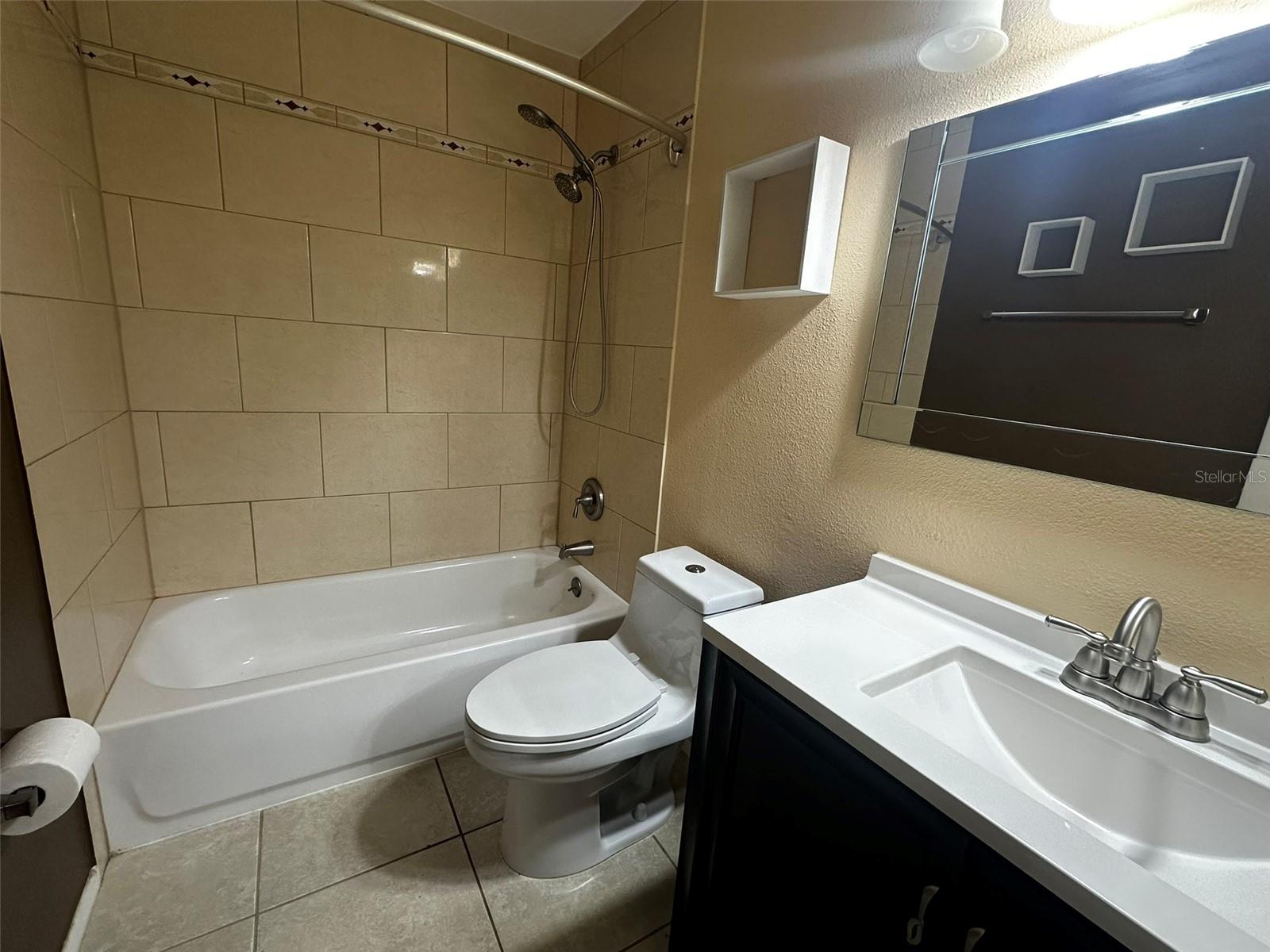 WHISPER LAKES - Residential