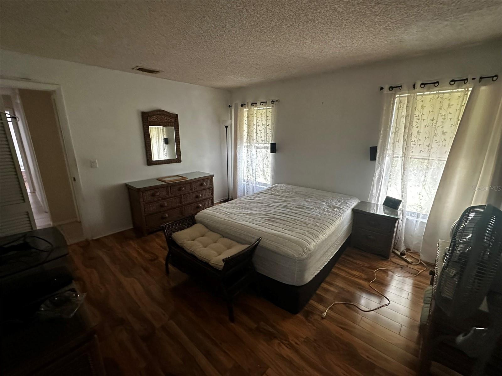 WHISPER LAKES - Residential