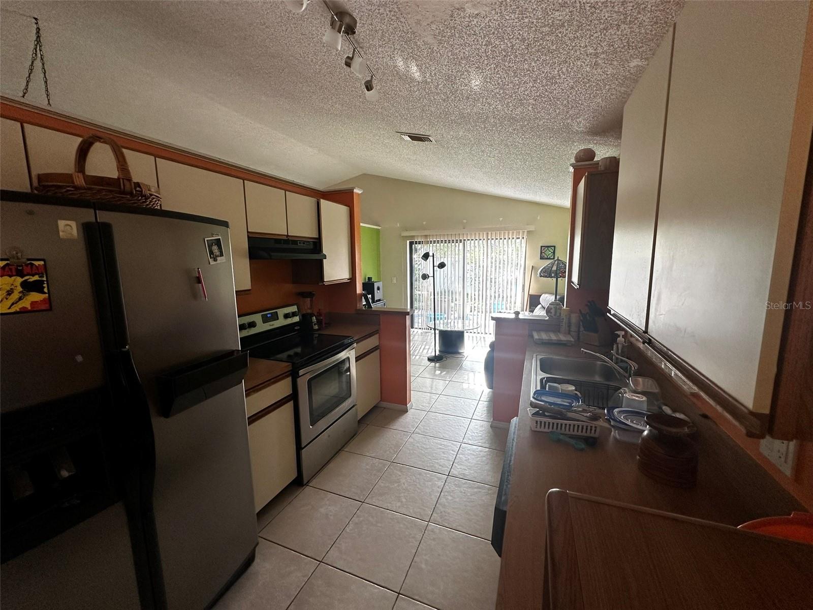 WHISPER LAKES - Residential