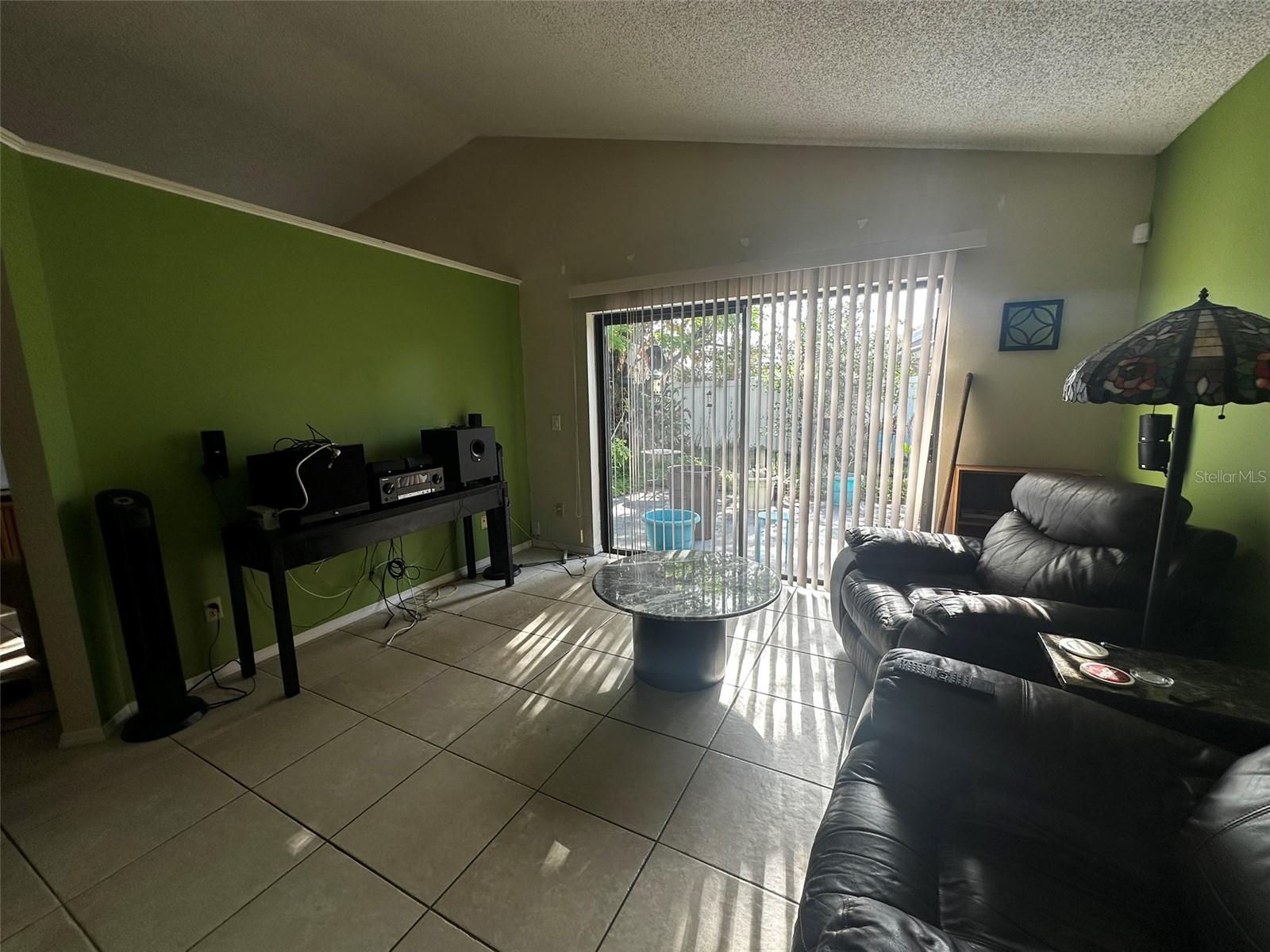 2132 FAIRMONT CIRCLE