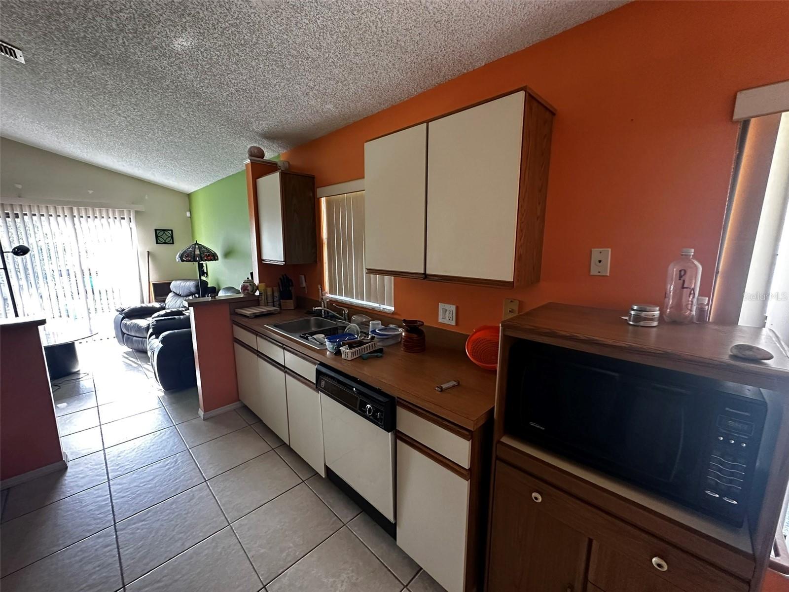 2132 FAIRMONT CIRCLE