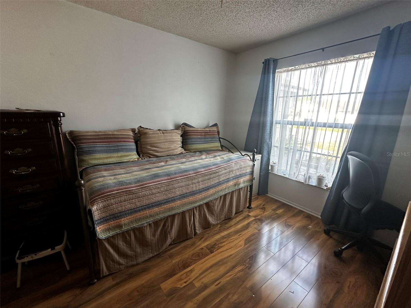 WHISPER LAKES - Residential