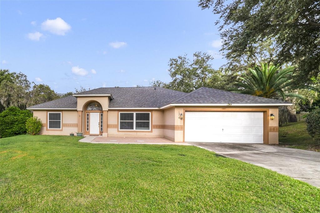 Photo of 1310 Woods Edge Court, Minneola, FL 34715 (MLS # G5103922)